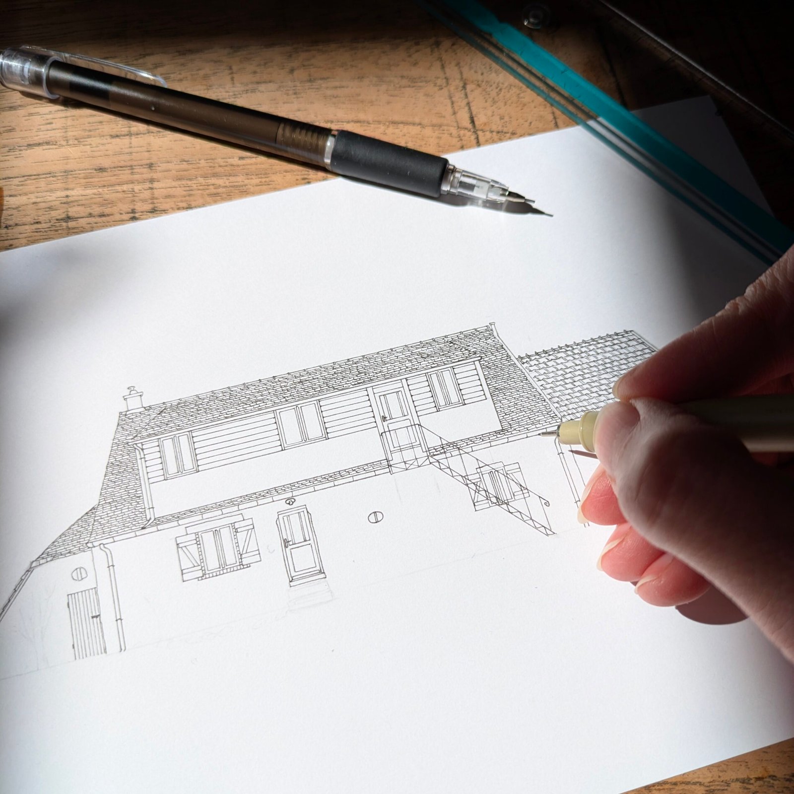 Handgetekende lijntekening van een vakantiehuis
